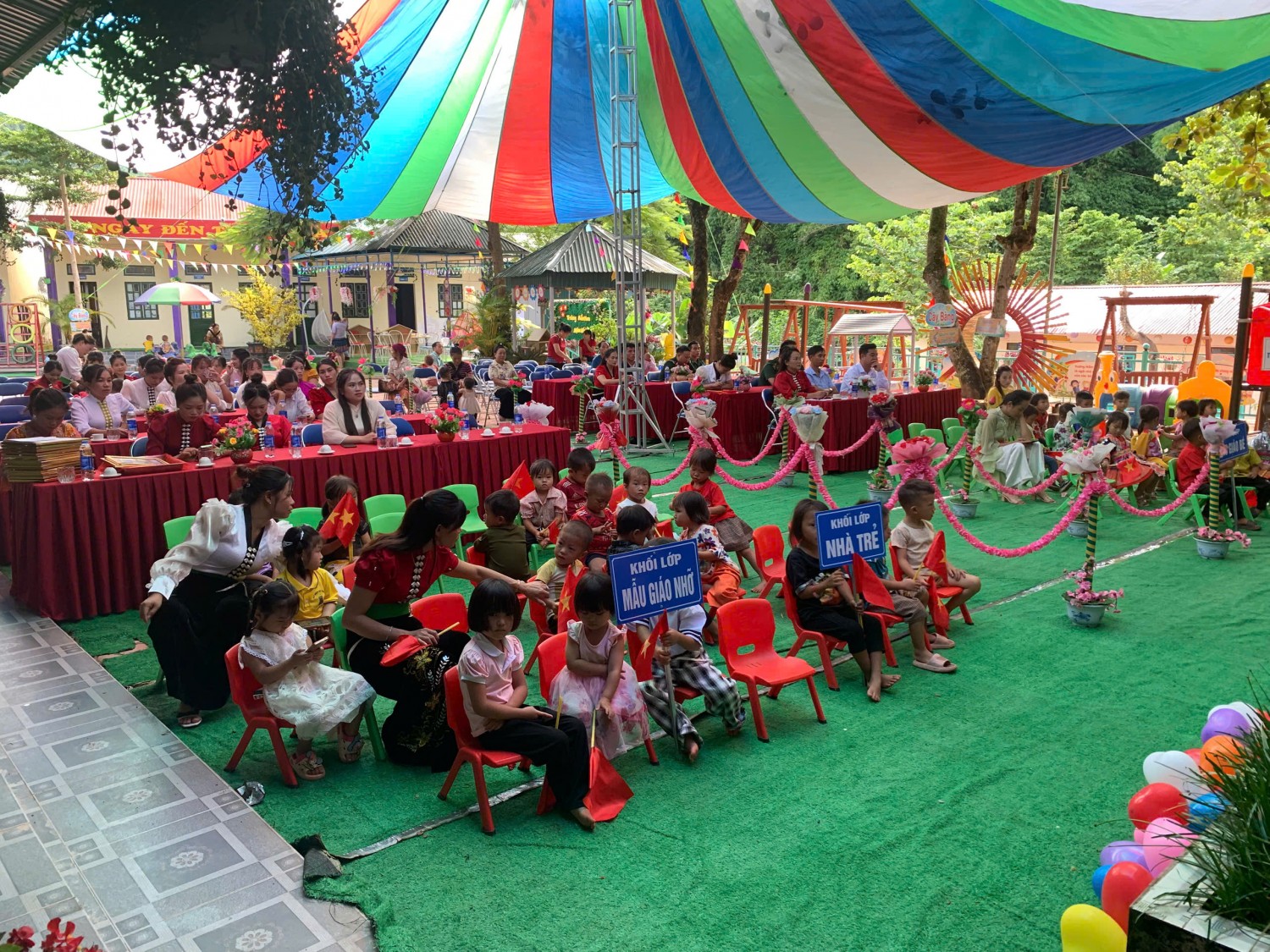 Năm học mới 2025-2026 của tập thể nhà Trường Mầm non Nậm Nhừ. Chúc các thầy cô giáo có 1 năm học mới đạt được nhiều thành công trong sự nghiệp giáo dục